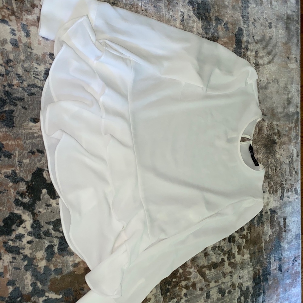 Cute ZARA TOP Never worn!!